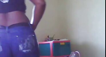 ఒక చీకటి అందం telugu సెక్స్ వీడియోస్ ద్వారా ఒక బీచ్ కుర్చీలో రాత్రి కొట్టాడు