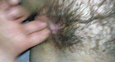 అందమైన గులాబీ హుడ్ ద్వారా ఆత్మవిశ్వాసం న చతికిలబడిన తెలుగు ఓల్డ్ సెక్స్ వీడియోస్ అమ్మాయి