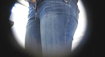 అందమైన నల్లటి జుట్టు గల స్త్రీని మంచం మీద పాలు తెలుగు సెక్స్ వీడియోస్ తెలుగు వణుకు