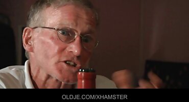 క్రూరమైన సెక్స్ వీడియోస్ తెలుగు మనిషి నిర్వహించారు హార్డ్ ఫకింగ్ శరీరం