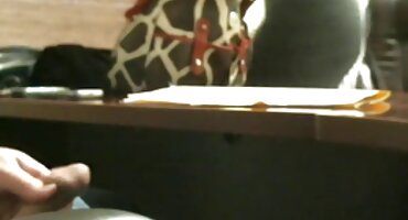 బాస్ రమ్మని తెలుగు సెక్స్ వీడియోస్ తెలుగు ఫిష్నెట్లలో కార్యాలయానికి వచ్చింది