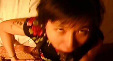 కింద ఆమె ప్రియమైన నల్లటి జుట్టు గల స్త్రీని ప్రియుడు బెడ్ రూమ్ లో సెక్స్ వీడియోస్ తెలుగు వీడియోస్ ఆమె గాడిద చాలు