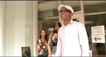 సోఫా మీద చాలా దూకుడు సెక్స్ బొమ్మలు వీడియోస్ పోర్కింగ్ చిక్