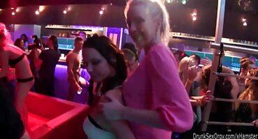 ఆఫీసు సెక్స్ తో ములాట్టో తో భారీ కాయలు మరియు పంప్ మనిషి సెక్స్ వీడియోస్ ఓన్లీ తెలుగు