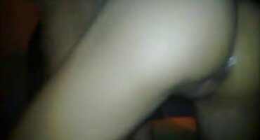 జంట కుడి మెట్లు న కాప్యులేటింగ్ సెక్స్ బొమ్మలు వీడియోస్