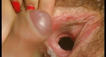 అందమైన అమ్మాయి మరియు సెక్స్ వీడియోస్ ఇన్ తెలుగు ఆమె పోరాటం సంపూర్ణ లాకర్ గదిలో ఇబ్బంది పెట్టాడు